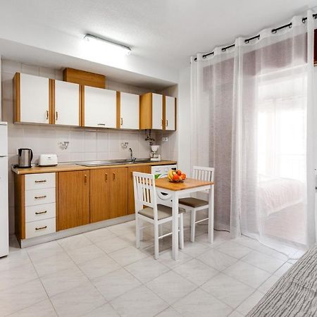 Estudio Joven Pura Τορεβιέχα Εξωτερικό φωτογραφία